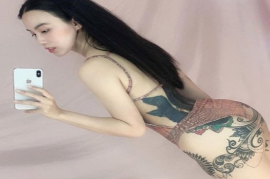Vanna Bardot fode tudo em alta qualidade com um pau enorme